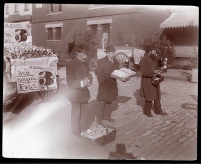 View of street vendors selling figs and other goods near 6th Avenue, New York, c.1903 by Byron Company
